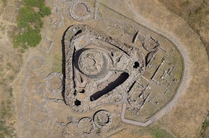 Veduta aerea del nuraghe Santu Antine a Torralba
